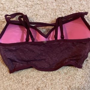 VS padded cross detail sports bra